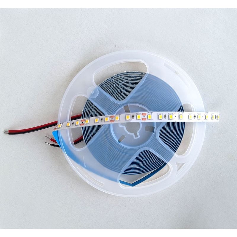 5m/roll SMD2835 Esnek LED Şerit 120LEDs Doğrudan Fabrika İyi Kalite 8mm PCB IP20 İç mekan dekorasyonu