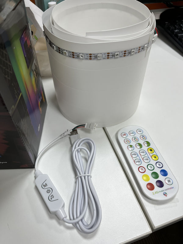 WiFi Uygulama Kontrollü Köşe Yer Işığı, Hafifletilebilir Gökkuşağı LED ve Ses Ritmi